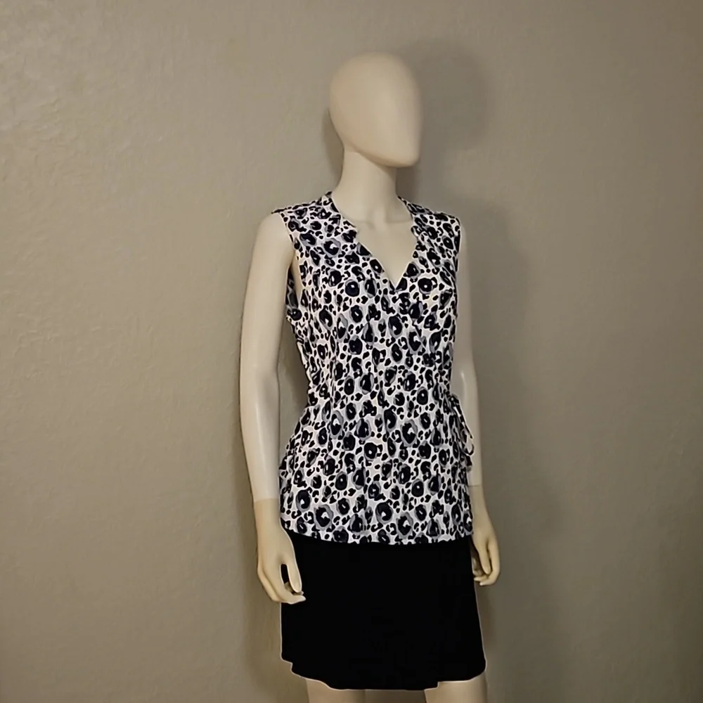 41 Hawthorn Aliska Sleeveless Front Wrap Surplice V-Neck Blouse - Picture 2 of 10